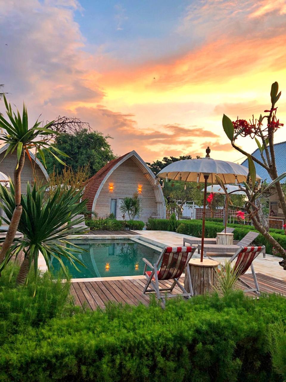 La Roja Bungalows Batununggul Exteriér fotografie